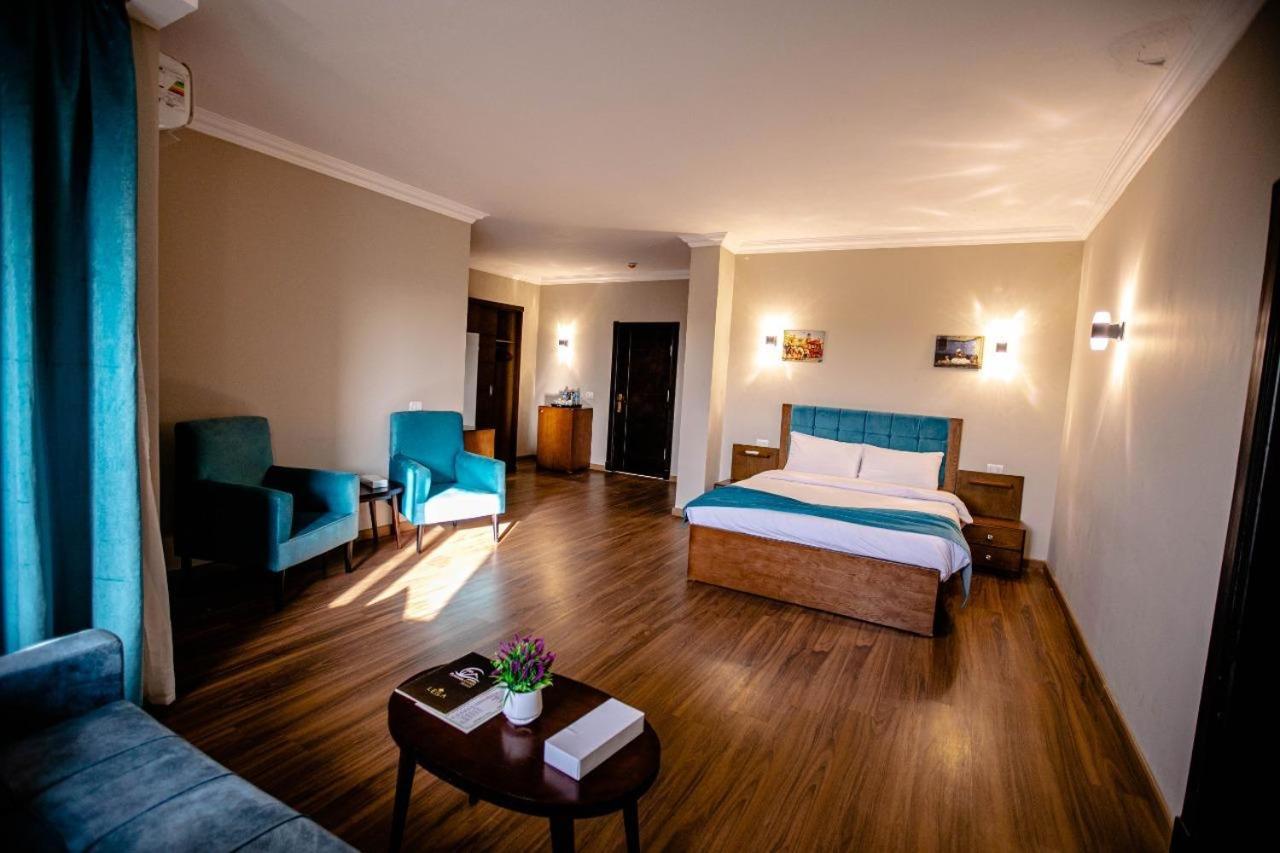 Pyramids Oasis Hotel Kafrat al Jabal Luaran gambar